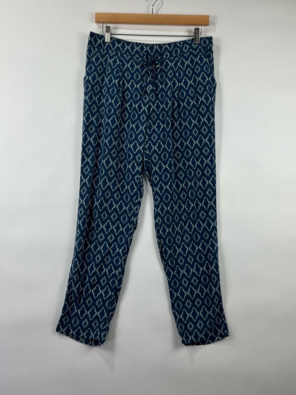Banana Republic Elastic Waist Straight Leg Lightweight Pants Pockets Drawstring